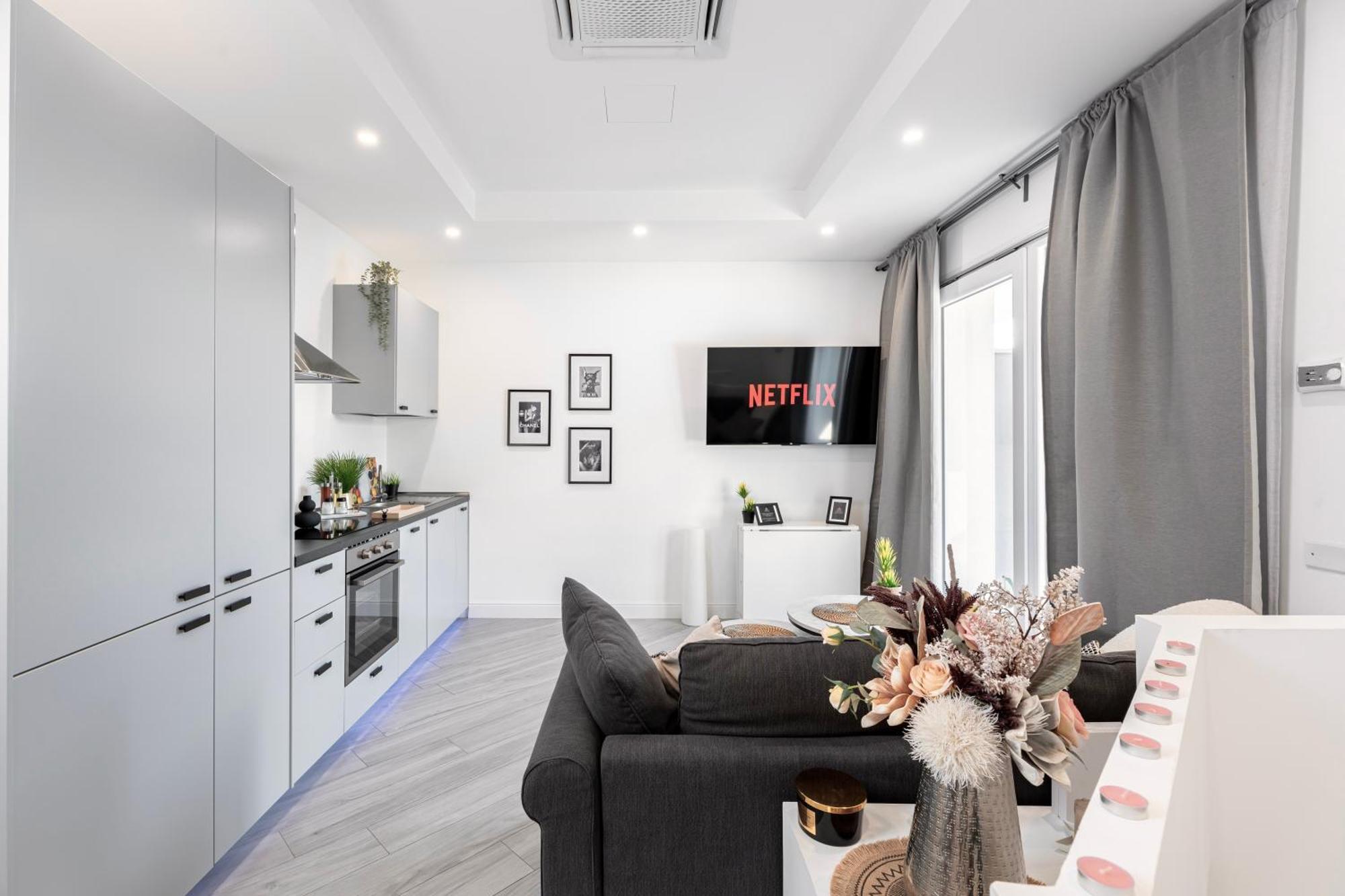 Luxury - Jacuzzi Apartments Near Rome 韦莱特里 外观 照片